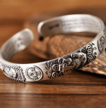 Brazalete de la Riqueza | Símbolo de Fortuna y Protección